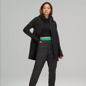 SOLD - Lululemon Apres Yoga Rain Coat - Size 6
